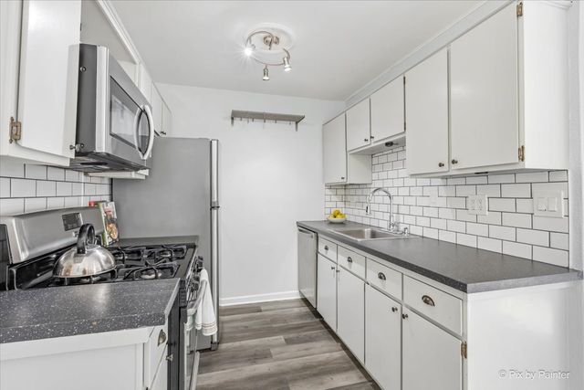 764 Gloucester Drive 764, Elk Grove Village, IL 60007