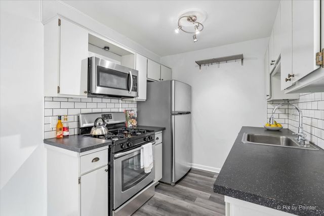 764 Gloucester Drive 764, Elk Grove Village, IL 60007