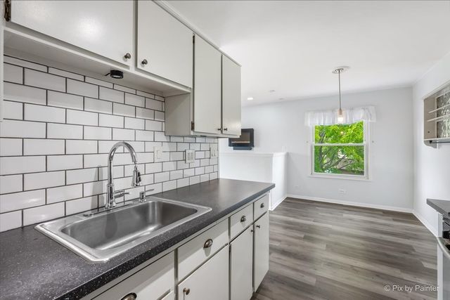 764 Gloucester Drive 764, Elk Grove Village, IL 60007