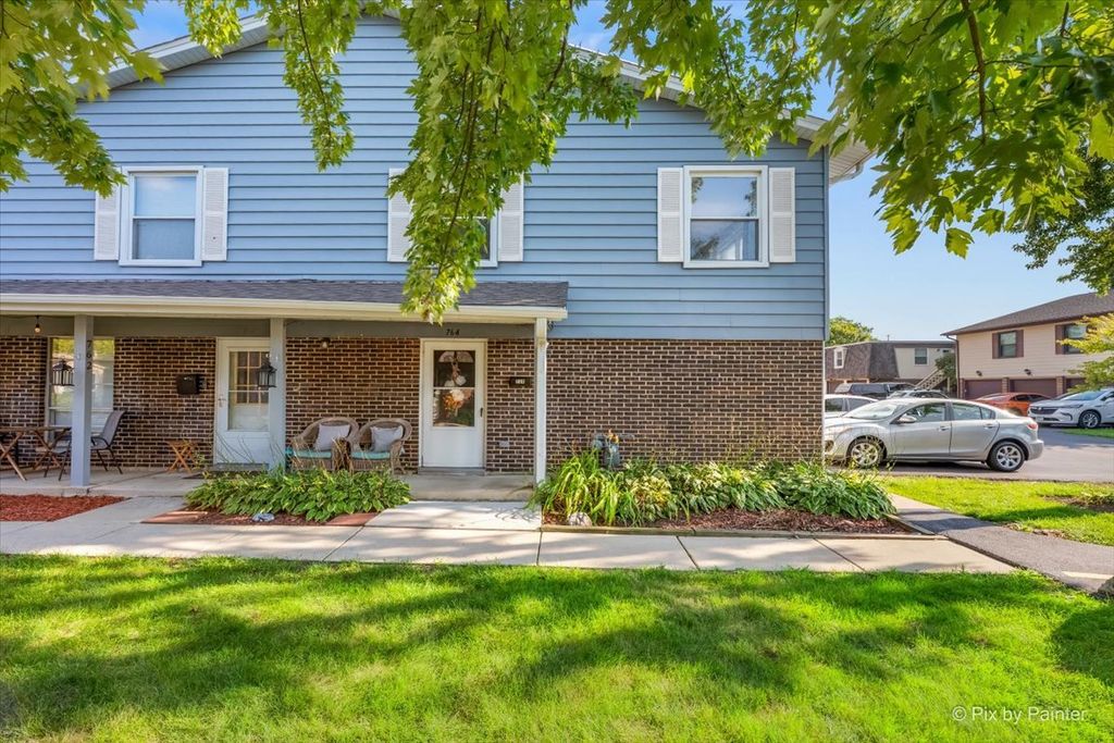 764 Gloucester Drive 764, Elk Grove Village, IL 60007