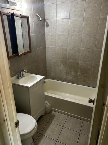 4920 E 40th Terrace, Kansas City, MO 64130