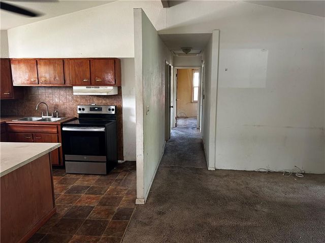 4920 E 40th Terrace, Kansas City, MO 64130