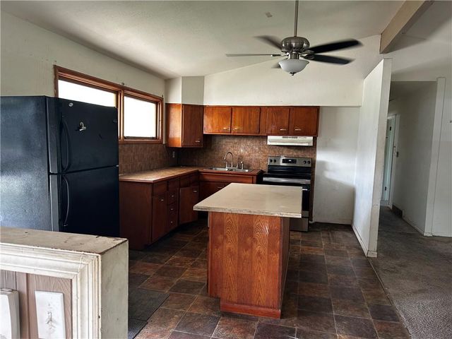 4920 E 40th Terrace, Kansas City, MO 64130
