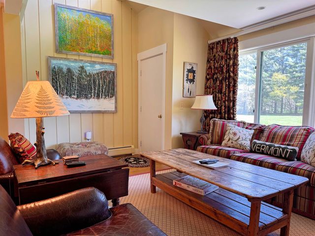 240 Village Green Dr Unit 14E, Stowe, VT 05672