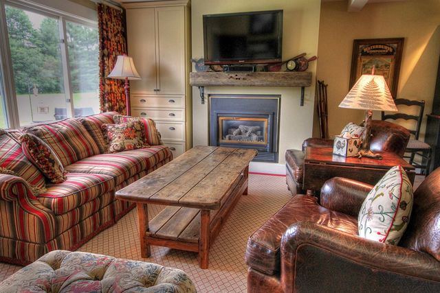 240 Village Green Dr Unit 14E, Stowe, VT 05672