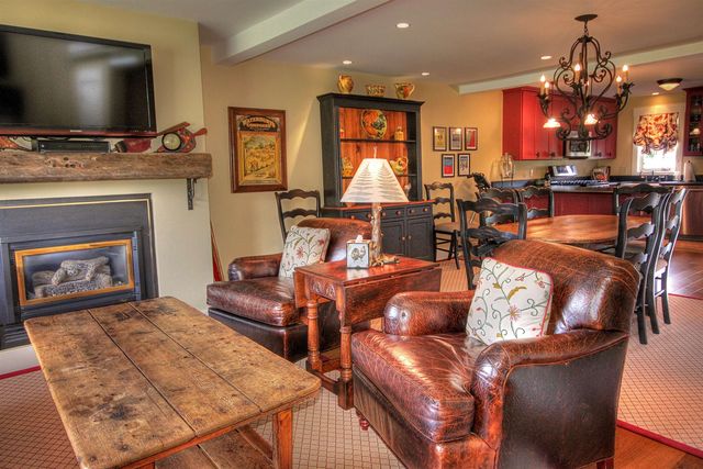 240 Village Green Dr Unit 14E, Stowe, VT 05672