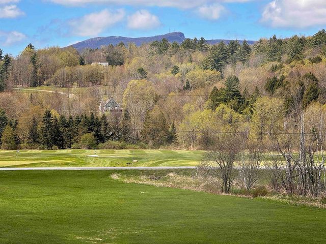 240 Village Green Dr Unit 14E, Stowe, VT 05672