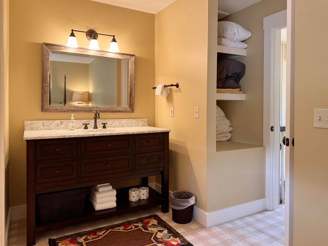 240 Village Green Dr Unit 14E, Stowe, VT 05672