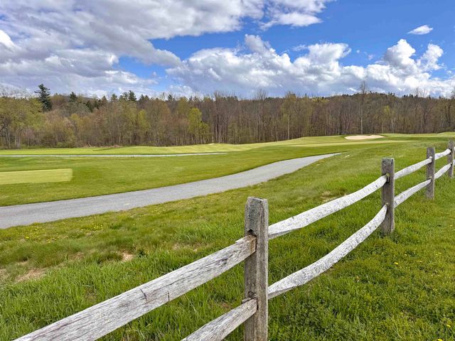 240 Village Green Dr Unit 14E, Stowe, VT 05672