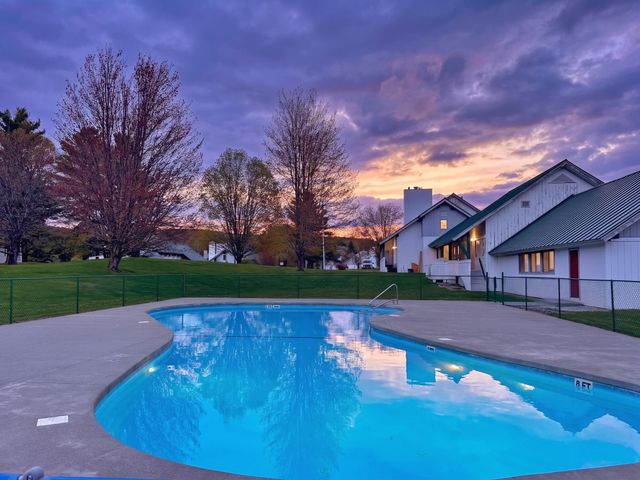240 Village Green Dr Unit 14E, Stowe, VT 05672