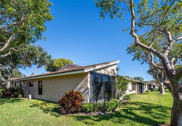 8290 Springlake Drive, Boca Raton, FL 33496