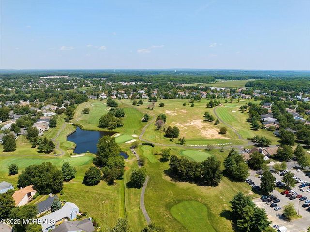 5 Wingate Court 5D, Monroe, NJ 08831