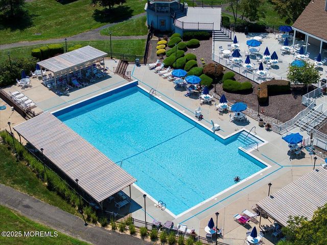 5 Wingate Court 5D, Monroe, NJ 08831