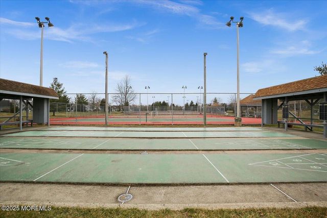 5 Wingate Court 5D, Monroe, NJ 08831