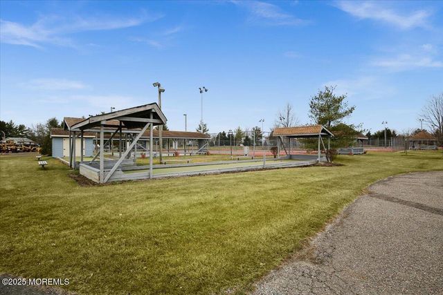 5 Wingate Court 5D, Monroe, NJ 08831