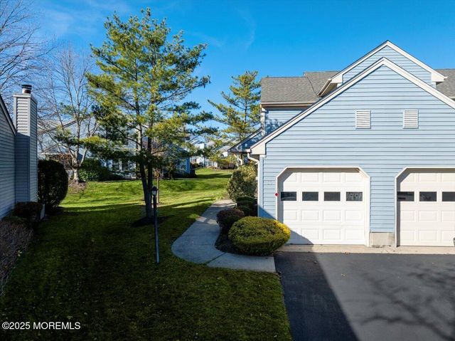 5 Wingate Court 5D, Monroe, NJ 08831