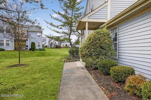 5 Wingate Court 5D, Monroe, NJ 08831