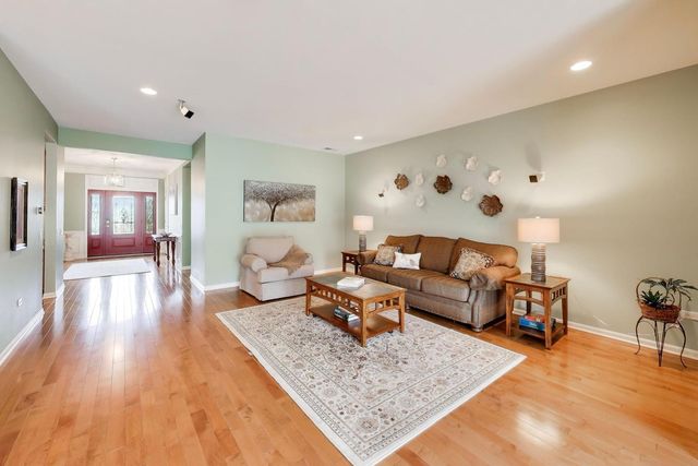 11879 Chatfield Crossing, Huntley, IL 60142