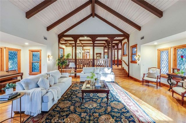 5200 Jessen Drive, La Canada Flintridge, CA 91011