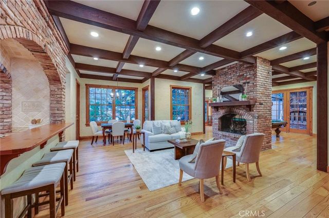 5200 Jessen Drive, La Canada Flintridge, CA 91011