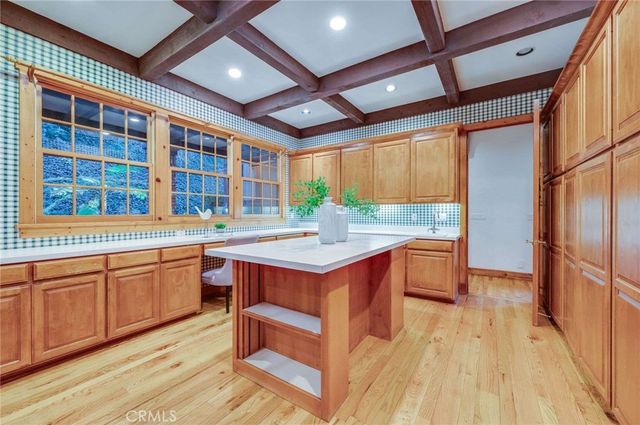 5200 Jessen Drive, La Canada Flintridge, CA 91011