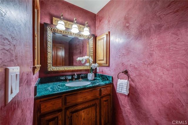 5200 Jessen Drive, La Canada Flintridge, CA 91011