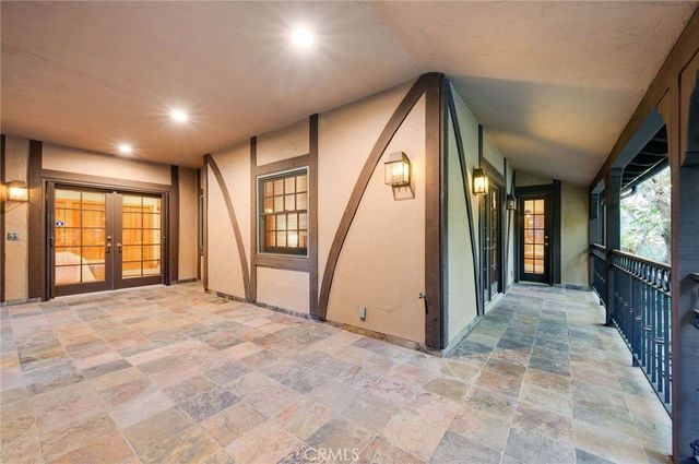 5200 Jessen Drive, La Canada Flintridge, CA 91011