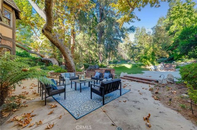 5200 Jessen Drive, La Canada Flintridge, CA 91011