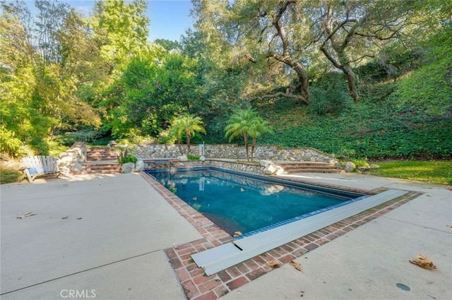 5200 Jessen Drive, La Canada Flintridge, CA 91011
