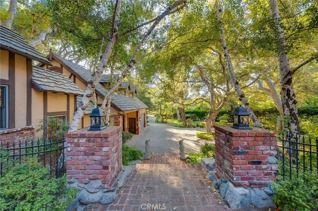 5200 Jessen Drive, La Canada Flintridge, CA 91011