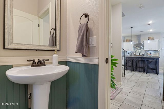 5936 HIDDEN ACRES Drive, El Paso, TX 79924