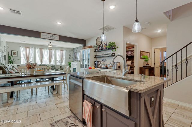 5936 HIDDEN ACRES Drive, El Paso, TX 79924