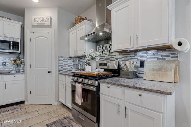 5936 HIDDEN ACRES Drive, El Paso, TX 79924