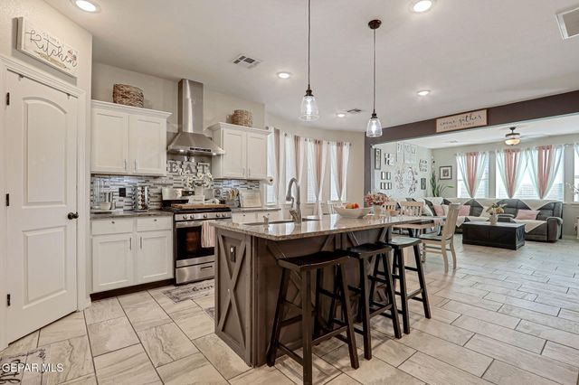 5936 HIDDEN ACRES Drive, El Paso, TX 79924