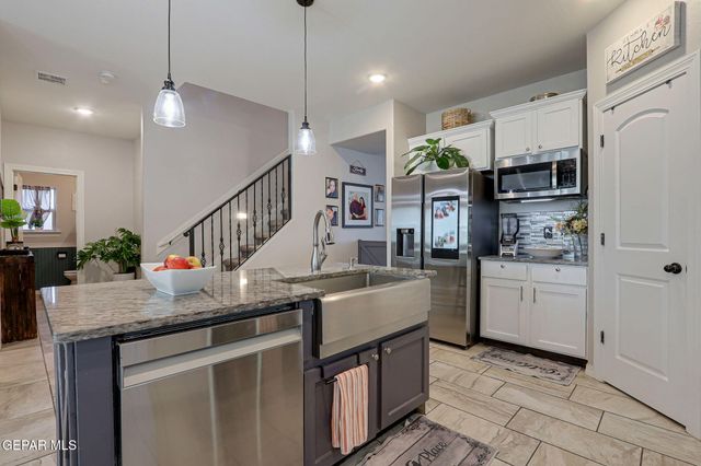 5936 HIDDEN ACRES Drive, El Paso, TX 79924