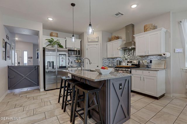 5936 HIDDEN ACRES Drive, El Paso, TX 79924