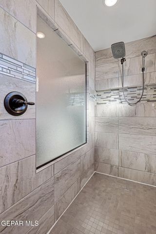 5936 HIDDEN ACRES Drive, El Paso, TX 79924