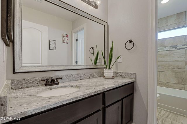 5936 HIDDEN ACRES Drive, El Paso, TX 79924