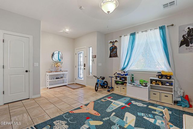 5936 HIDDEN ACRES Drive, El Paso, TX 79924