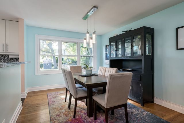 522 E Park Manor Court, Elmhurst, IL 60126