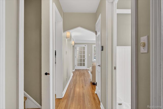 3 Adams Lane, Dearborn, MI 48120