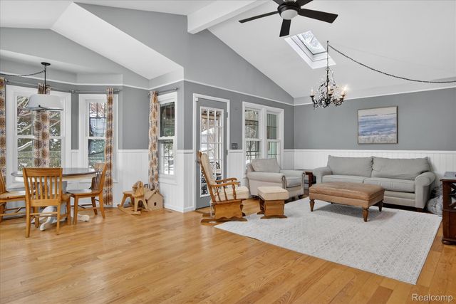 3 Adams Lane, Dearborn, MI 48120