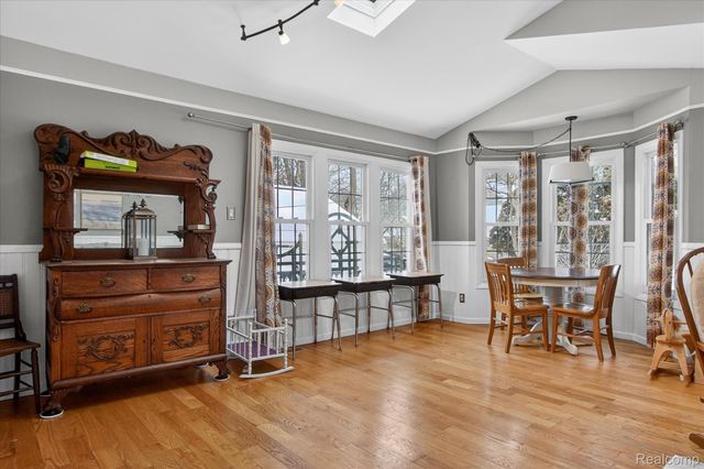 3 Adams Lane, Dearborn, MI 48120