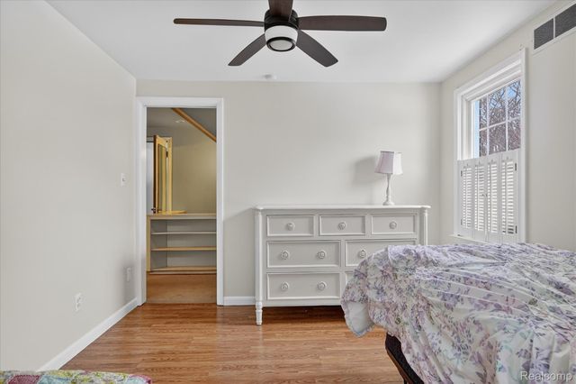 3 Adams Lane, Dearborn, MI 48120