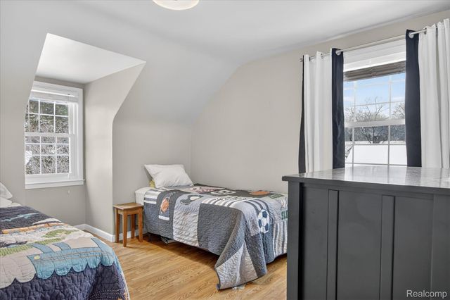 3 Adams Lane, Dearborn, MI 48120