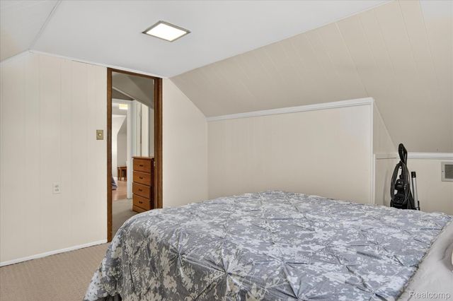 3 Adams Lane, Dearborn, MI 48120