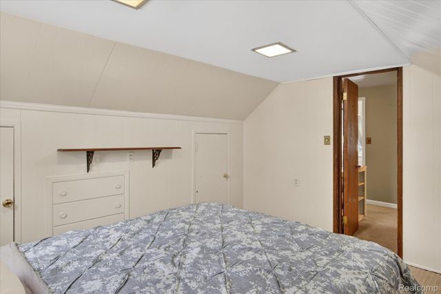 3 Adams Lane, Dearborn, MI 48120