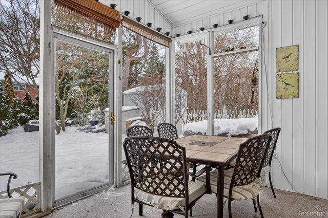 3 Adams Lane, Dearborn, MI 48120