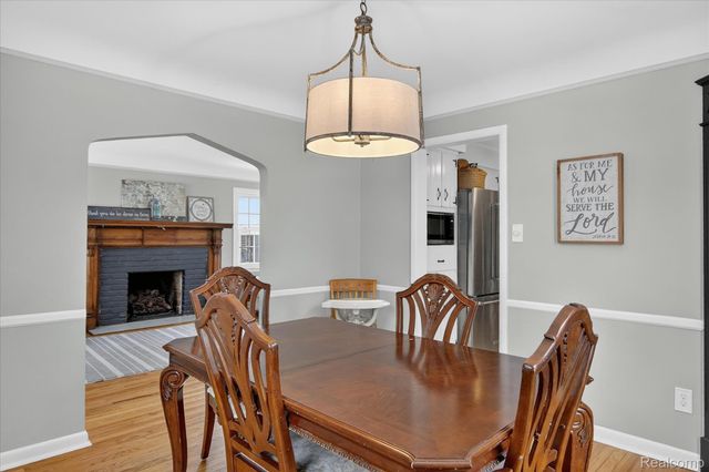 3 Adams Lane, Dearborn, MI 48120