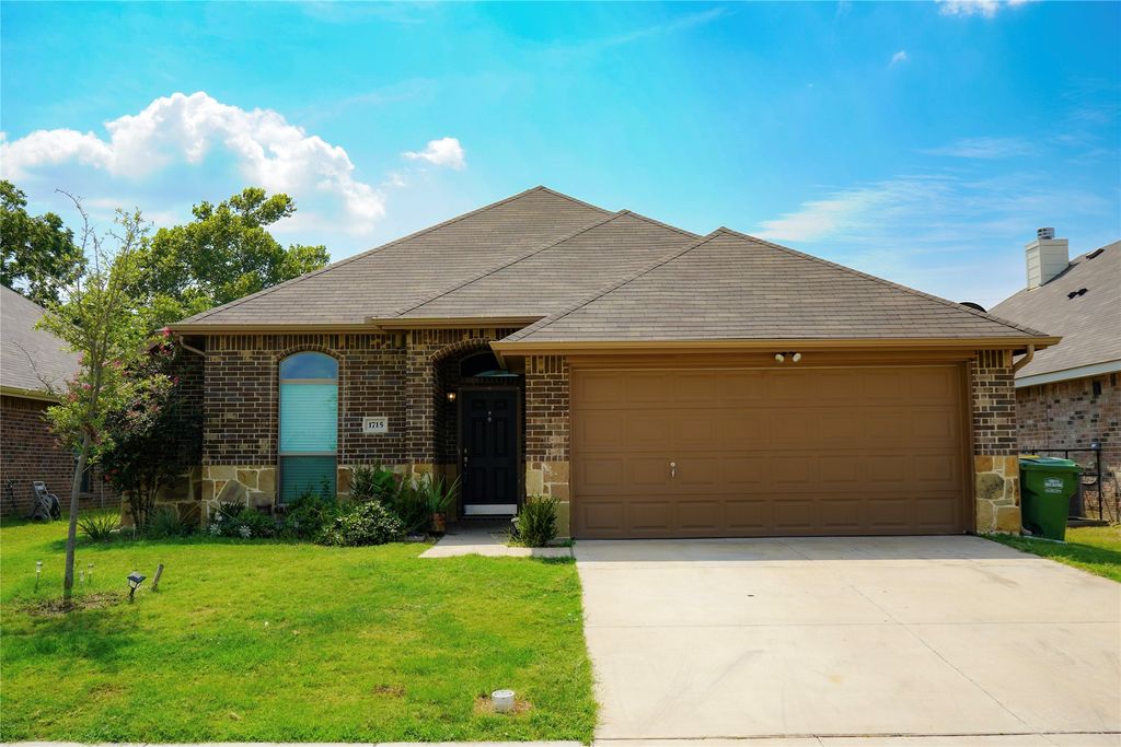 1715 Wooley Way, Seagoville, TX 75159